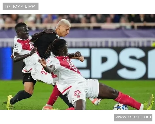 热刺与切尔西激战正酣最终比分揭晓引发球迷热议